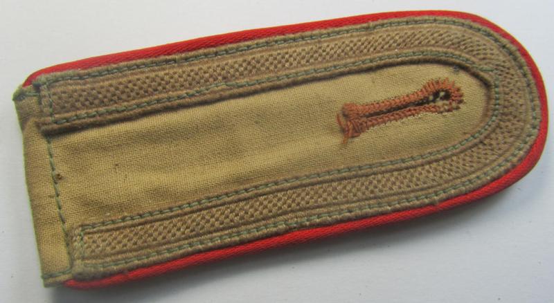 Single, WH (Luftwaffe) 'tropical-issued' NCO-type shoulderstrap (as was specifically intended for usage on the tropical-shirts ie. tunics) as was specifically intended for an: 'Uffz. der Flakartillerie-Trpn.'