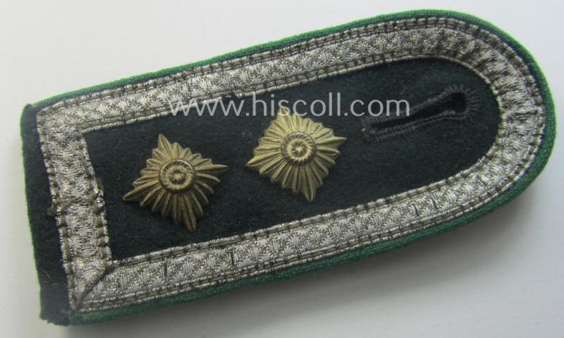 Single, WH (Heeres) NCO-type (ie. 'M36-/M40'-pattern- and 'rounded-styled-') shoulderstrap: 'Oberfeldwebel eines Gebirgsjäger-Rgts.'