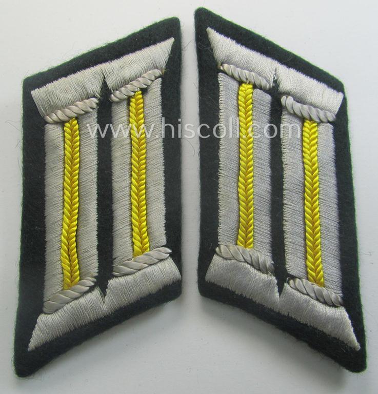 Pair of WH (Heeres) collar-tabs (ie. 'Kragenspiegel für Offiziere'): 'Offizier der Nachrichten-Truppen'