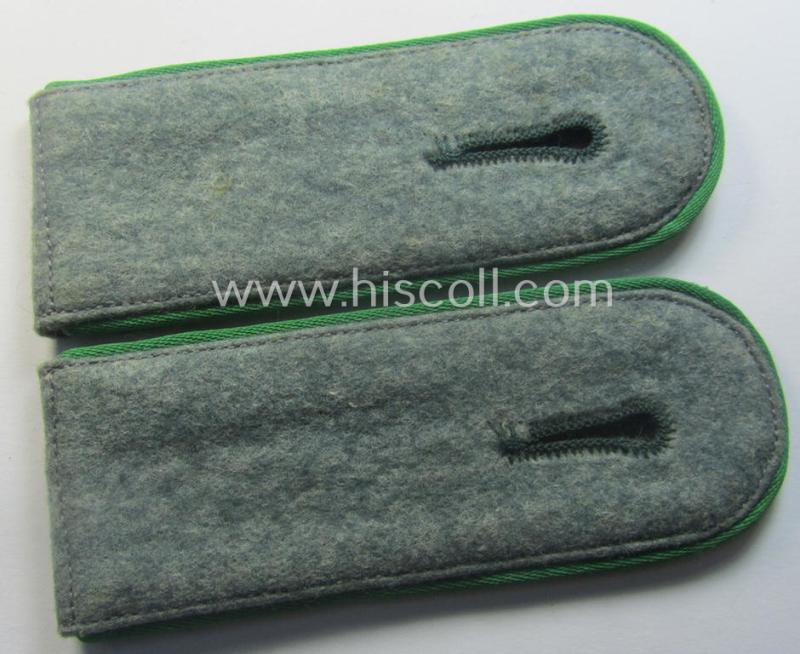 Pair of WH (Heeres) NCO-type (ie. 'M40- o. M43'-pattern) shoulderstraps: 'Soldat eines Gebirgsjäger- o. Jäger-Rgts.'