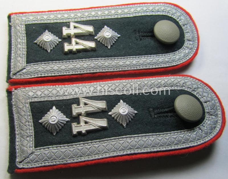Pair of WH (Heeres) early-war-period- (ie. 'M36'- (ie. 'M40'-) pattern, 'tailor-made'- (and/or rounded-styled) NCO-type shoulderstraps as was intended for an: 'Oberwachtmeister des Artillerie-Rgts. 44'
