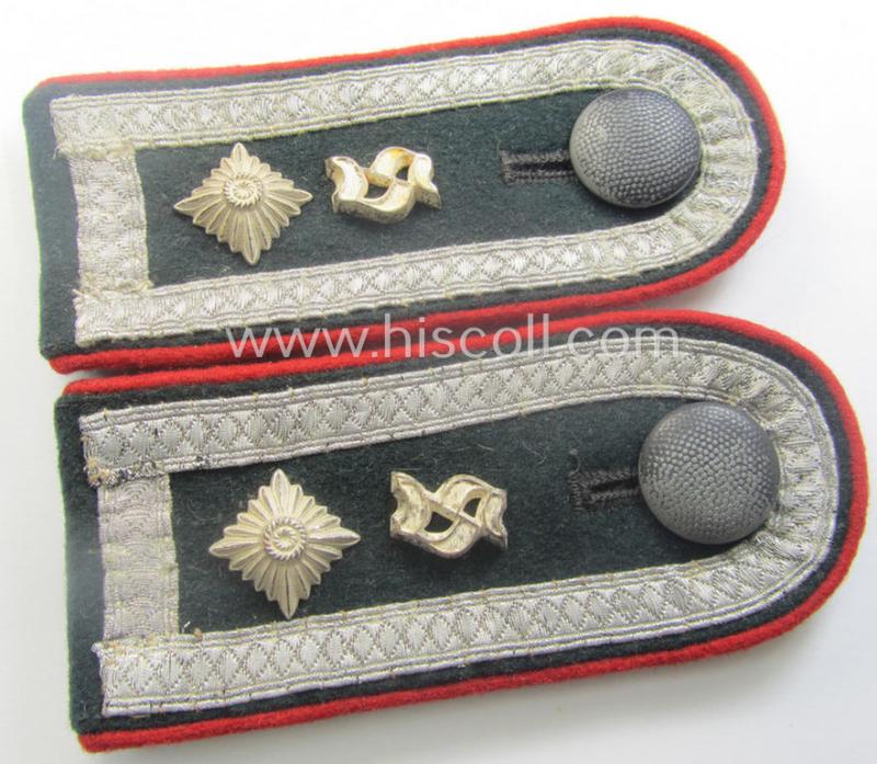 Pair of WH (Heeres), early- (ie. mid-) war-period so-called: 'M36 o. M40'-styled, NCO-type 'cyphered' shoulderstraps: 'Wachtmeister der Art.-Truppen u. Mitglied einer Artillerieschule'