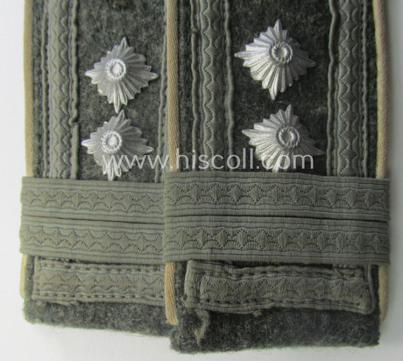 Pair of WH (Heeres) NCO-type (ie. 'M40- o. M43'-pattern) shoulderstraps as was intended for usage by an: 'Oberfeldwebel u. Offiziers-Anwärter eines Infanterie-Rgts.'