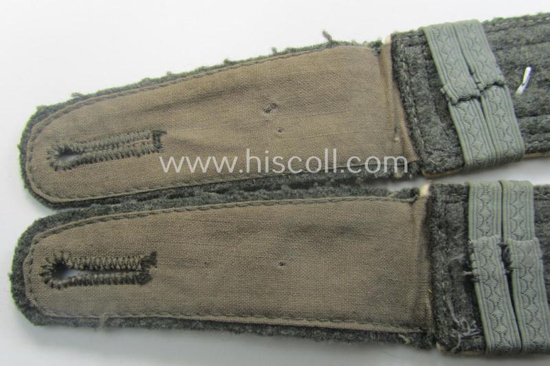 Pair of WH (Heeres) NCO-type (ie. 'M40- o. M43'-pattern) shoulderstraps as was intended for usage by an: 'Oberfeldwebel u. Offiziers-Anwärter eines Infanterie-Rgts.'