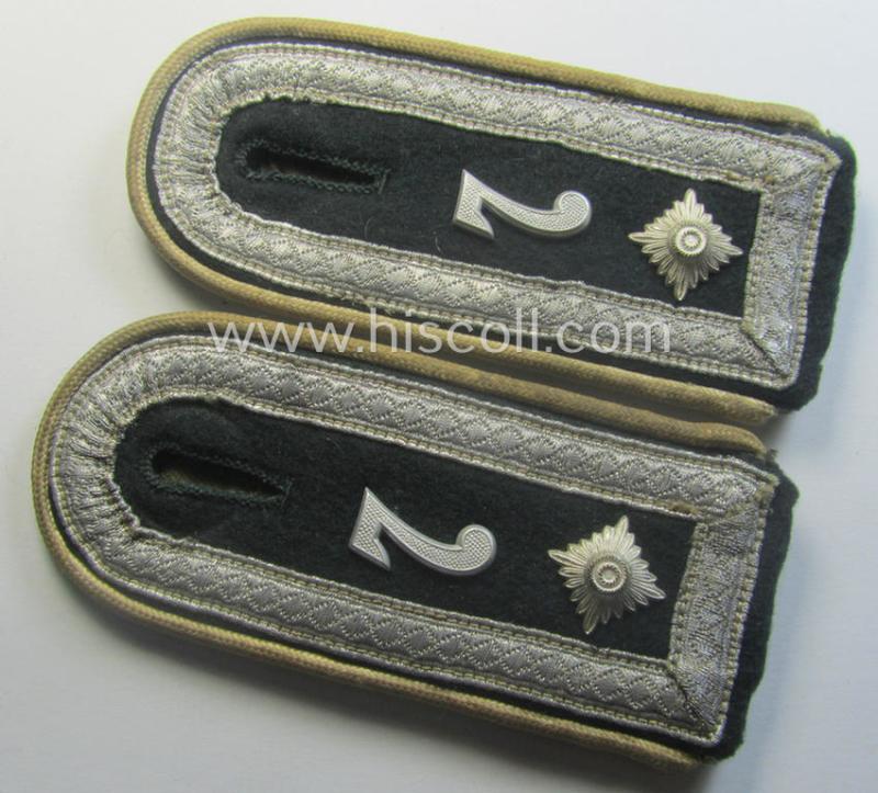 Pair of (early- ie. rounded-styled) WH (Heeres) NCO- (ie. 'M40'-) pattern shoulderstraps (being a so-called: 'privately-purchased'-pair): 'Feldwebel des Infanterie-Rgts. 7'