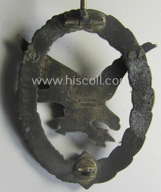 WH (Luftwaffe) 'Fliegerschützen-Abzeichen mit Blitzbündel' being a neatly maker- (ie. 'Wilh. Deumer'-) marked- and/or: typical zinc- (ie. 'Feinzink'-) based example as was produced by the: 'Wilh. Deumer'-company