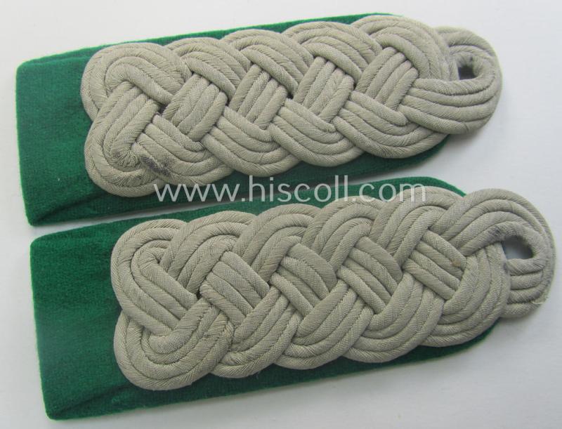 'Virtually mint- ie. unissued' pair of WH (Heeres) officers'-type shoulderboards: 'Major eines Jäger- o. Gebirgsjäger-Rgts.'