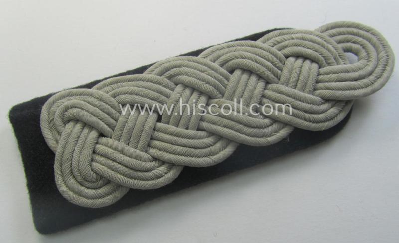 Single, WH (Heeres) officers'-type shoulderboard: 'Major eines Pionier-Rgts. o. Abtlgs.' and that comes in a 'virtually mint- ie. unissued' condition