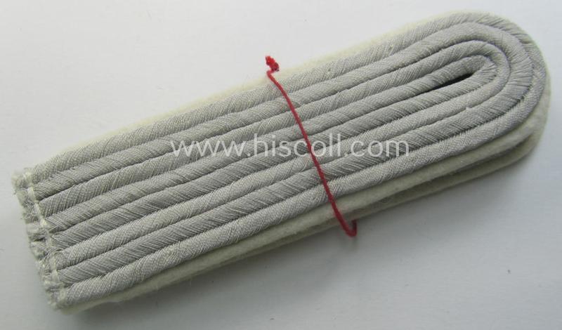 'Virtually mint- ie. unissued' pair of WH (Heeres) officers'-type shoulderboards: 'Leutnant der Infanterie'