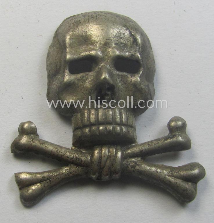 Scarcely encountered, so-called: 'Truppentraditionsabzeichen' (ie. 'Braunschweiger Traditions-Totenkopf für die Schirmmütze des Infanterie-Rgts. 17 u. Kavallerie-Rgts. 13')