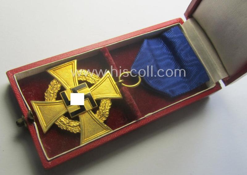 'Treuedienst Ehrenzeichen 1. Klasse' being a non-maker-marked example that comes in its equally non-maker-marked etui