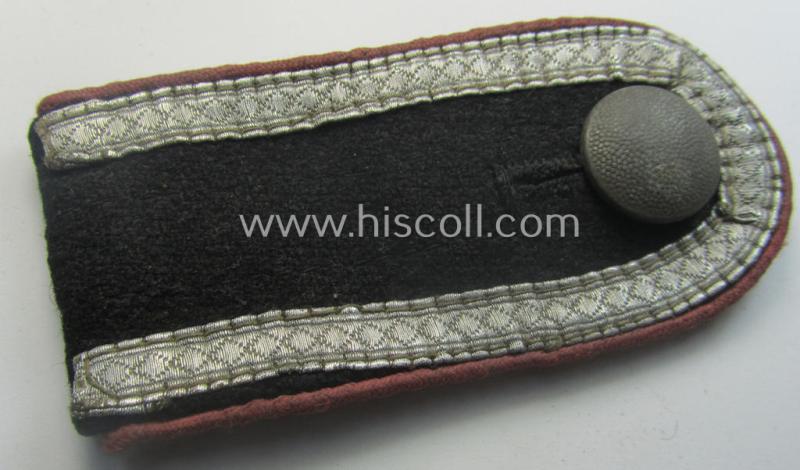 Single, WH (Heeres) later-war period- (ie. 'simplified'- ie. 'M44'-pattern-) NCO-type shoulderstrap (as was specifically intended to be used on the black-coloured, 'wrap-around'-styled Panzer-tunics: 'Uffz. der Panzer-Trpn.'