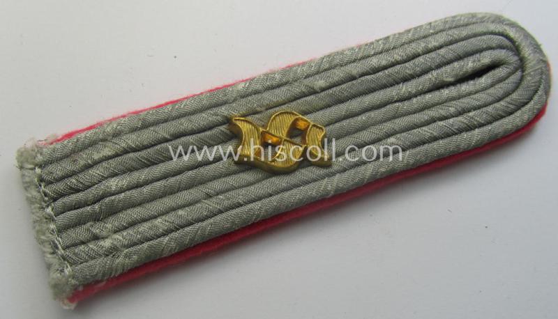 Single, WH (Heeres) neatly 'cyphered', officers'-type shoulderboard as was piped in the bright-pink branchcolour as was intended for a: 'Leutnant eines Panzerschützen-Rgts.'