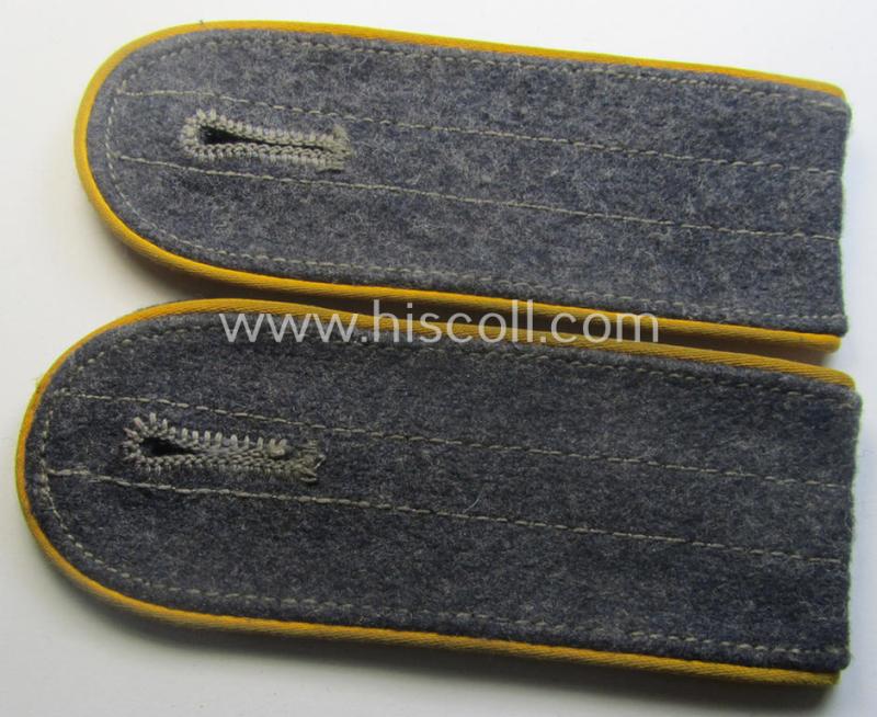 Pair of later-war-period, so-called: 'M44'-pattern, simplified WH (Luftwaffe) EM-type shoulderstraps as was intended for usage by a: 'Soldat der Flieger o. Fallschirm-Trpn.'