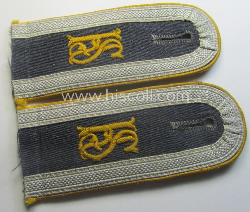 Pair of WH (Luftwaffe) 'cyphered', NCO-type shoulderstraps: 'Uffz. der Flieger o. FJ-Truppen u. Mitglied einer Kriegsschule'