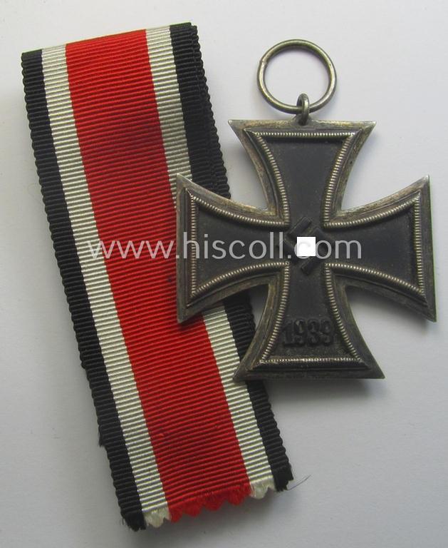 'EK II. Klasse' (or: iron cross 2nd class) being a 'variant'- and/or non-maker-marked specimen of the: 'runder Drei'- (ie. rounded-three-) pattern