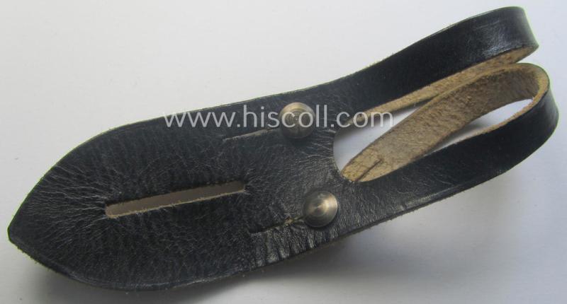 'Standard-issue'-pattern (albeit thinner-shaped ie. 'Panzer'!) WH binoculars (ie. 'Dienstglas 6 x 30 o. 10 x 50') so-called: 'anti-movement flap' (or: 'Tragelasche für Dienstgläser') as was executed in black-coloured leather