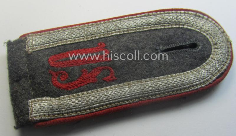 Single, WH (Luftwaffe) 'cyphered' NCO-type shoulderstrap: 'Uffz. u. Mitglied eines Flak-Artillerie-Unteroffiziersschule der Luftwaffe'