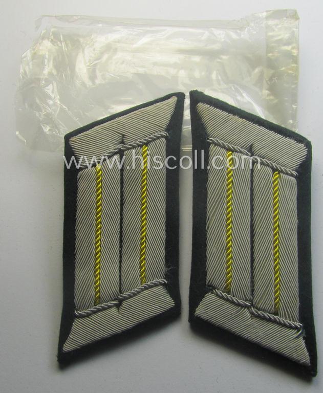 Pair of WH (Heeres) officers'-pattern collar-tabs (ie. 'Kragenspiegel für Offiziere'): 'Offizier der Nachrichten-Truppen' that came packed in its 'Cellophan'-pouch as issued