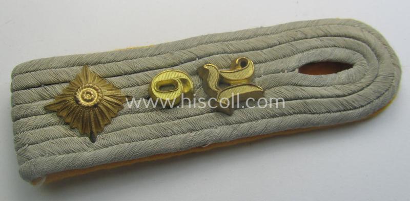 Single - but nevertheless fairly rarely seen! - WH (Heerer) neatly 'cyphered', officers'-type shoulderboard as was intended for an: 'Oberleutnant des Kavallerie-Aufklärungs-Abts. 6'