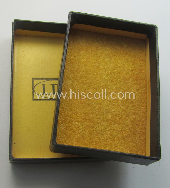 Darker-blue-toned, 'generic'-styled 'LDO'-etui ie. box being a nicely preserved example that comes in an overall wonderful condition