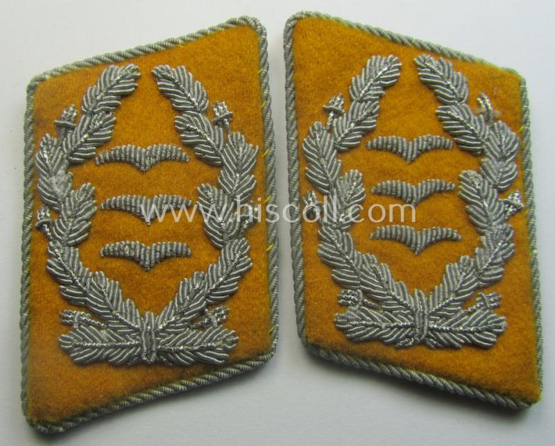 Pair of - fully matching! - WH (Luftwaffe) officers'-type collar-patches (ie. 'Kragenspiegel für Offiziere der LW') as executed in golden-yellow-coloured wool as was intended for usage by a: 'Oberst der Flieger- o. Fallschirmjäger-Trpn.'