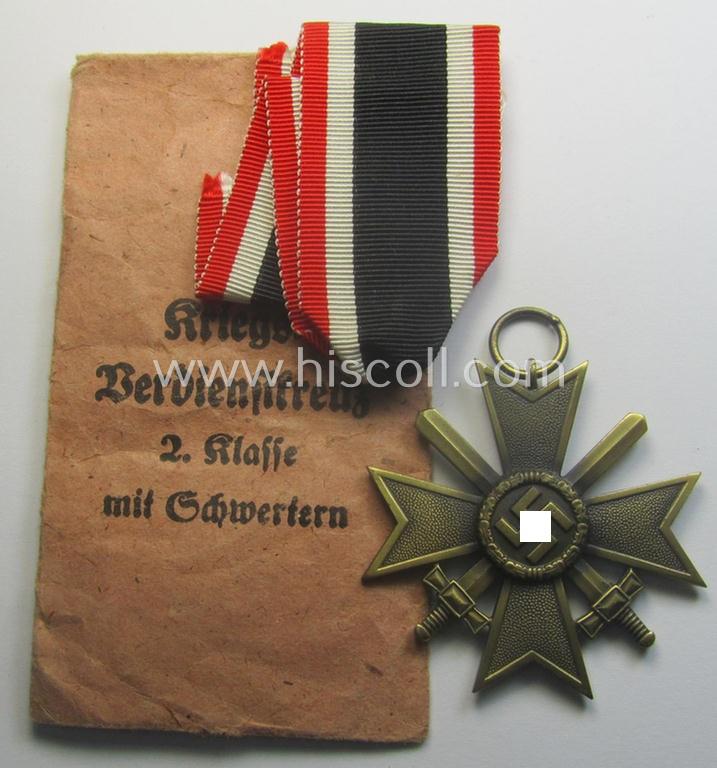 Medal-set: 'KvK 2. Klasse m. Schwn.' being a non-maker-marked specimen that came stored in its period pouch by the 'Hersteller': 'Klein & Quenzer A.G.'
