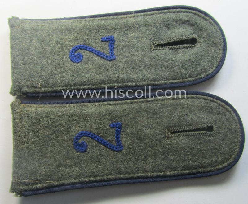 Pair of early-war-period, WH (Heeres), 'M40'- (ie. 'M41'-) pattern, neatly 'cyphered' EM-type shoulderstraps as was intended for a: 'Soldat des Sanitäts-Abtlgs. 7'