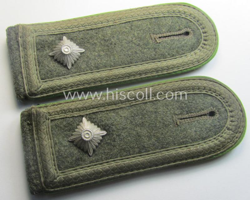 Pair of mid-war-period- (ie. 'M41 o. M43'-pattern) WH (Heeres) NCO-type shoulderstraps: 'Feldwebel eines Panzer-Grenadier-Rgts. o. Abts.'