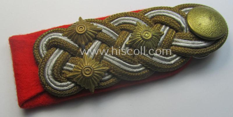 Truly worn- and/or clearly tunic-removed - albeit regrettably single! - WH (Heeres) 'Schulterstück für ein Generaloberst des Heeres'