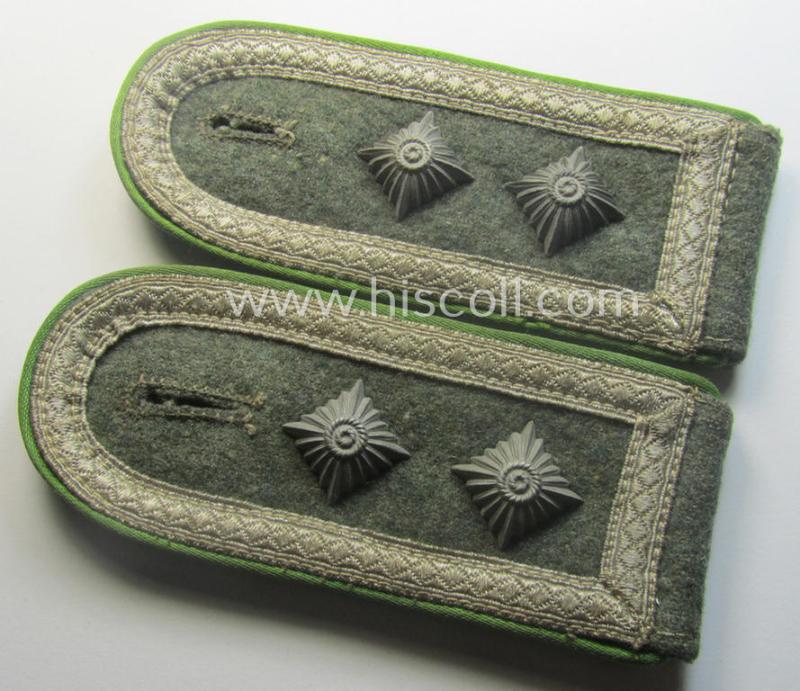 Pair of mid-war-period- (ie. 'M41 o. M43'-pattern) WH (Heeres) NCO-type shoulderstraps: 'Oberfeldwebel eines Panzer-Grenadier-Rgts. o. Abts.'