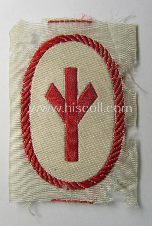 HJ/BDM (ie. 'Hitlerjugend'/'Bund Deutscher Mädel') trade- or specialist armbadge as executed in 'BeVo'-weave patten as was intended for usage by a: 'Bann-Feldscher' (or: medical-orderly at 'Bann'-level)