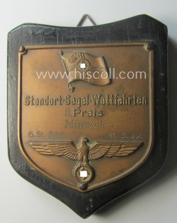 Golden-bronze-toned, so-called: 'nichttragbarer Ehrenpreis' (ie. commemorative-plaque) showing the (partly engraved) text: 'Standort-Segel-Wettfahrten - II. Preis - Mürwick - 28.St.S.W. - 31.5.39'
