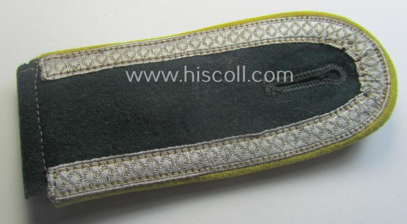 Single, early-war-period so-called: 'M36 o. M40'-pattern, WH (Heeres) NCO-type shoulderstrap as piped in the bright-yellow-coloured branchcolour as was intended for usage by an: 'Unteroffizier der Nachrichten-Trpn.'