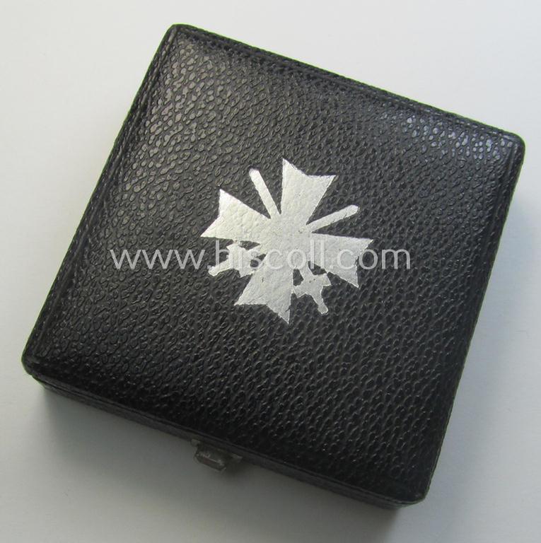 'Luxuriously'-styled - albeit empty! - etui being a non-maker-marked (ie. 'generic') example as was specifically intended to store a: 'KvK 1. Kl. mit Schwertern'