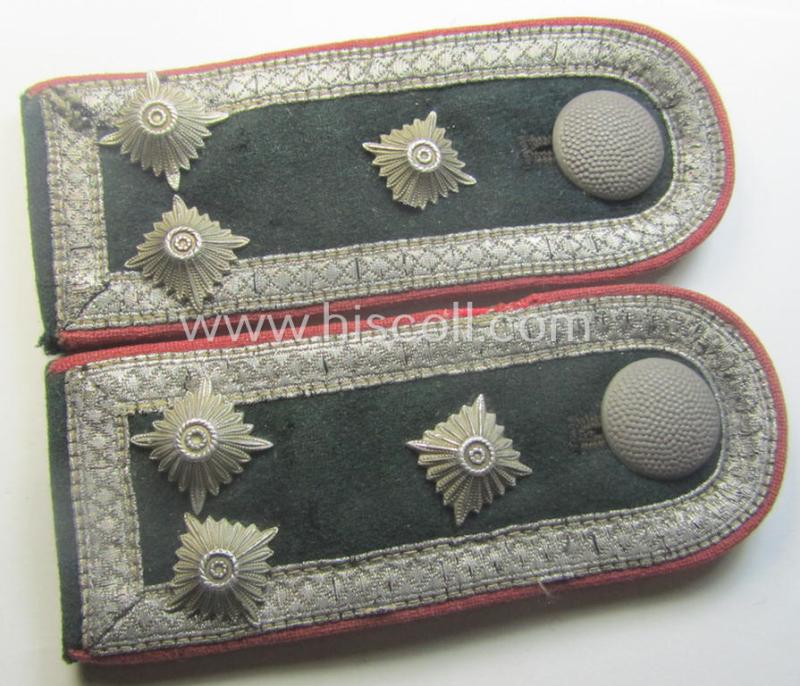 Pair of WH (Heeres), early-war period- (ie. 'M40'-pattern) typically 'standard-issued', NCO-type shoulderstraps as was specifically intended for a: 'Stabsfeldwebel o. Spiess  eines Panzerjäger-Abts.'