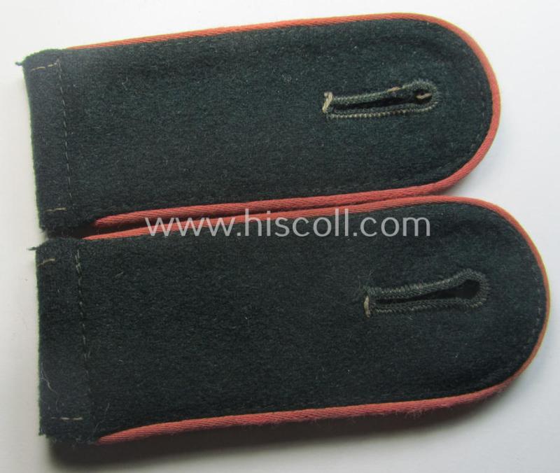 Pair of WH (Heeres), early-war period- (ie. 'M40'-pattern and/or rounded-style) EM-type shoulderstraps: 'Soldat eines Panzer- o. Panzerjäger-Rgts. o. Abts.'