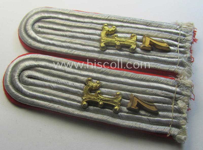 Pair of neatly 'cyphered', WH (Luftwaffe) officers'-type shoulderboards: 'Leutnant des Festungs-Flakartillerie-Abtlgs o. Rgts. 7'