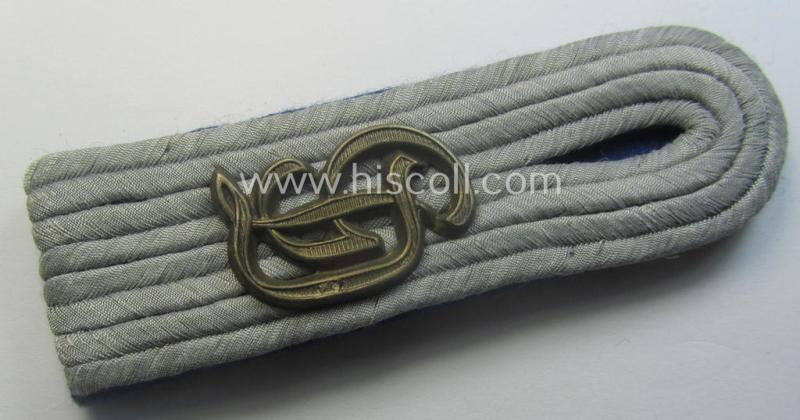 Single, WH (Heeres) officers'-type, 'cyphered' shoulderboard: 'Leutnant o. Arzt der Sanitäts-Trpn.' who served within the famous 'GrossDeutschland'-division