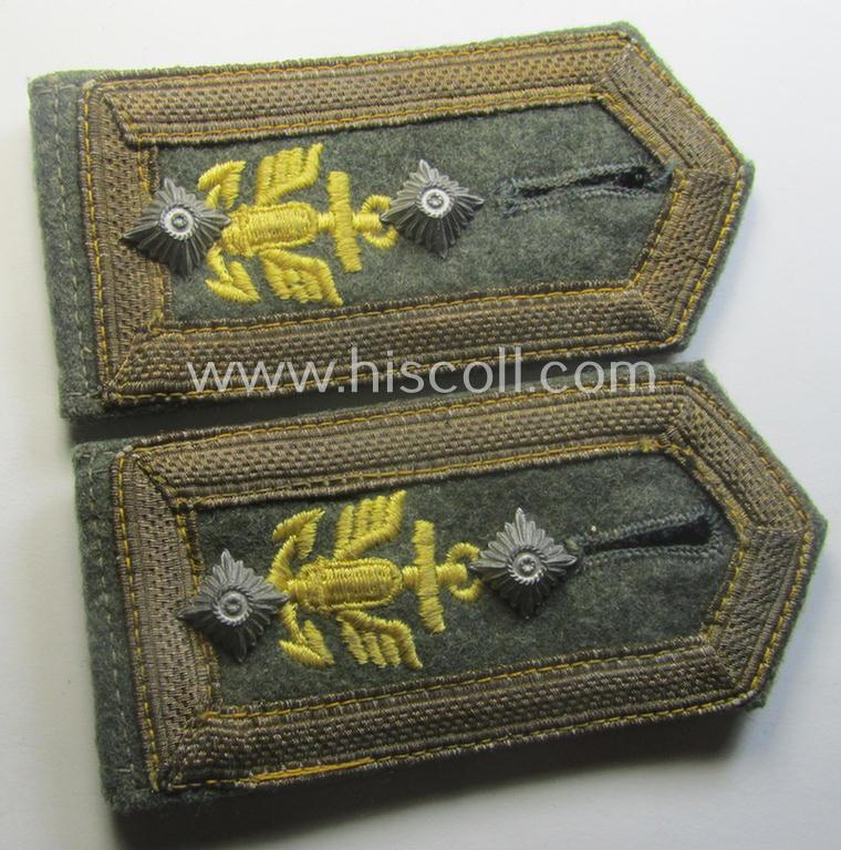Fully matching pair of neatly 'cyphered'- (and I deem early- ie. mid-war-period), WH (Kriegsmarine) NCO-type shoulderstraps as was intended for usage by an: 'Oberfeldwebel eines Küsten-Artillerie-Rgts. o. Abtlgs.'