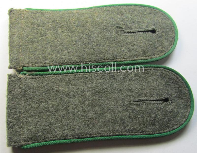 Pair of WH (Heeres) EM-type (ie. 'M40- o. M43'-pattern) shoulderstraps: 'Soldat eines Gebirgsjäger- o. Jäger-Rgts.'