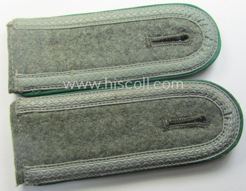 Pair of WH (Heeres) NCO-type (ie. 'M40- o. M43'-pattern) shoulderstraps: 'Unteroffizier eines Gebirgsjäger- o. Jäger-Rgts.'