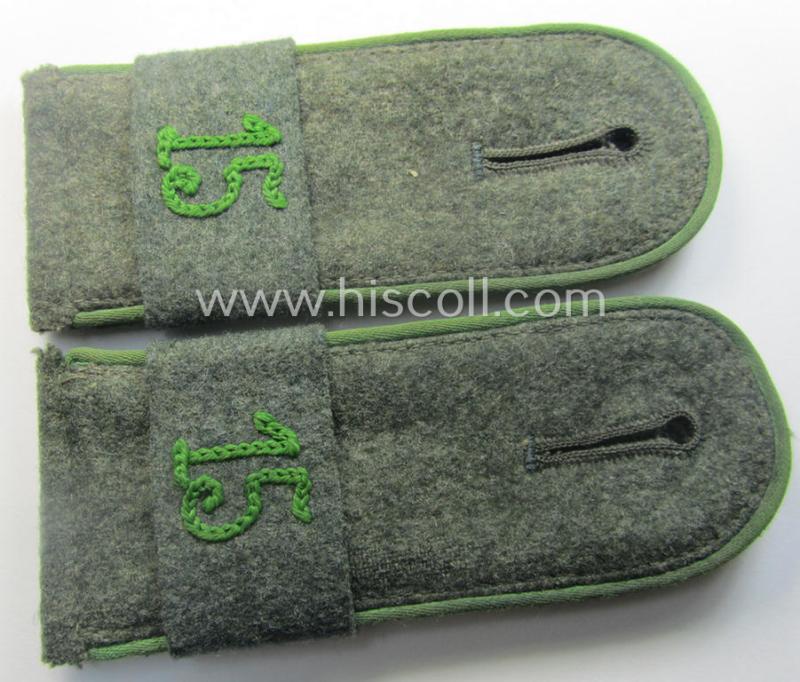Pair of early- (ie. mid-) war-period (ie. 'M40 o. M43'-pattern), WH (Heeres) EM-type shoulderstraps as was intended for a: 'Soldat des Panzergrenadier-Regiments 15' and that comes with its period-attached 'Überschübe'-pair