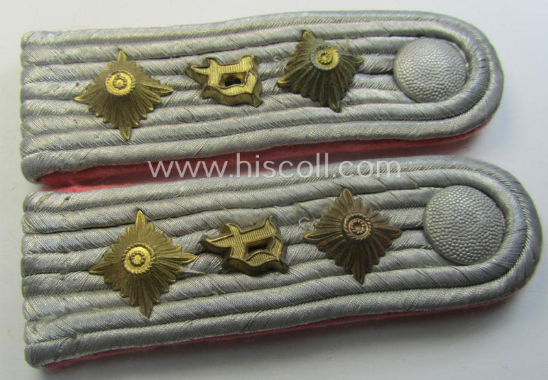 Pair of WH (Heeres) 'cyphered' officers'-type shoulderboards: 'Hauptmann eines Panzerjäger-Abts.' (having a rarely seen pair of smaller-sized 'P'-cyphers ie. 'Ziffern' period-attached)