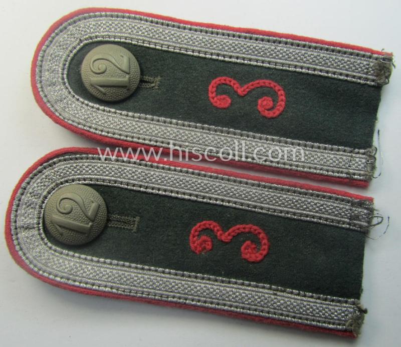 Pair of WH (Heeres), early-war period- (ie. 'M40'-pattern and/or rounded-style) neatly 'cyphered', NCO-type shoulderstraps: 'Uffz. des Panzer- o. Panzerjäger-Rgts. 3'