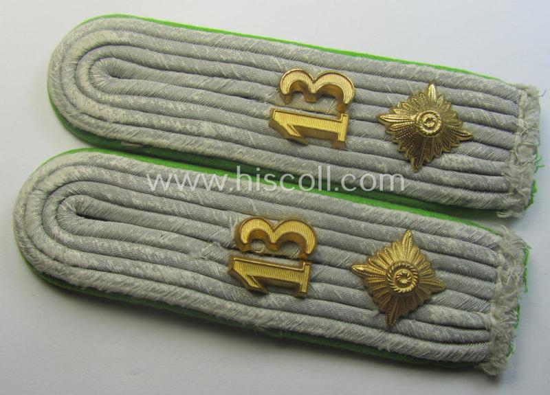 Pair of WH (Heeres) officers'-type shoulderboards: 'Oberleutnant des Grenadier-Rgts. 13'