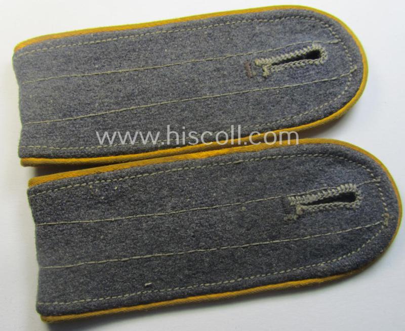 Pair of later-war-period, so-called: 'M44'-pattern, simplified WH (Luftwaffe) EM-type shoulderstraps as was intended for usage by a: 'Soldat der Flieger o. Fallschirm-Trpn.'