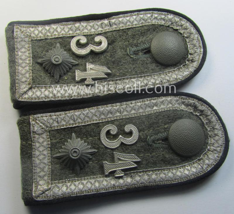 Typical later-war-period - and fully matching! - pair of so-called: 'M44'-pattern, 'simplified' WH (Heeres) NCO-type shoulderstraps: 'Feldwebel der Pionier-Trpn. u. Mitglied des Pionier-Regimentsstabs 34'