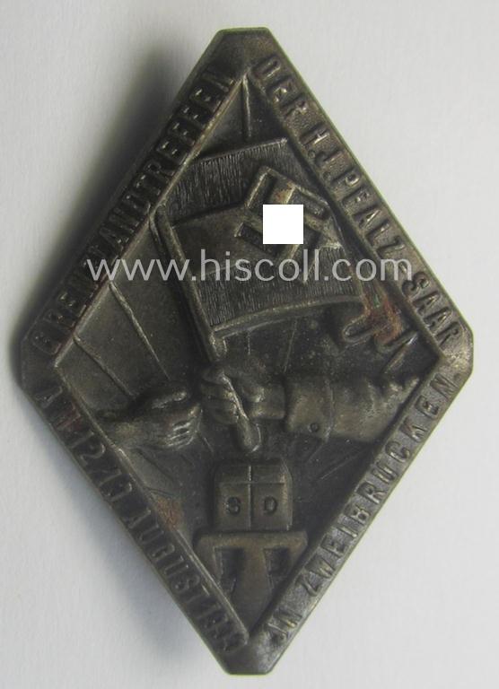 Silverish-bronze-toned, HJ (ie. 'Hitlerjugend') related 'tinnie' being a maker- (ie. 'F. Mannheim'-) marked example depicting a: 'HJ-Fahne' and text: 'Grenzlandtreffen der H.J. Pfalz-Saar - Zweibrücken am 12./13 Aug. 33'