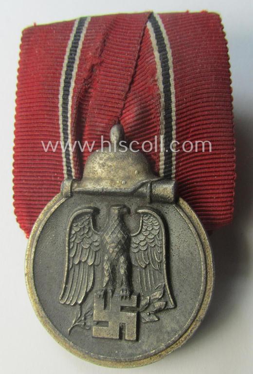 Unusually found, 'Einzelspange' showing a: 'Winterschlacht im Osten 1941-42' (or: Eastern Front- or: 'Ost'-medal) being a detailed- and/or typical, zinc- ie. 'Feinzink'-based specimen